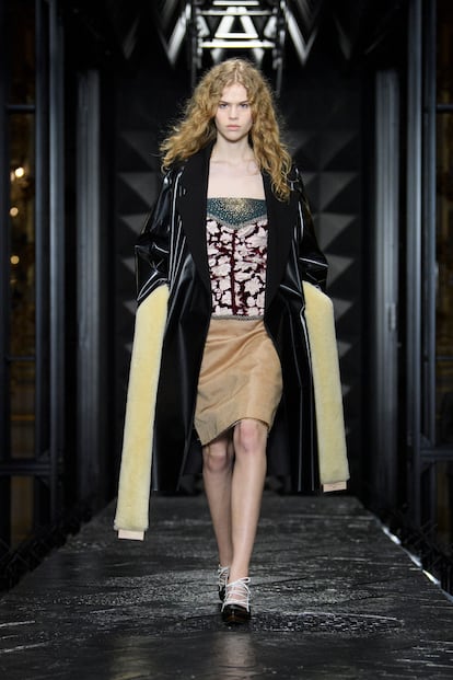 LOUIS_VUITTON_FW2324_LOOK_24