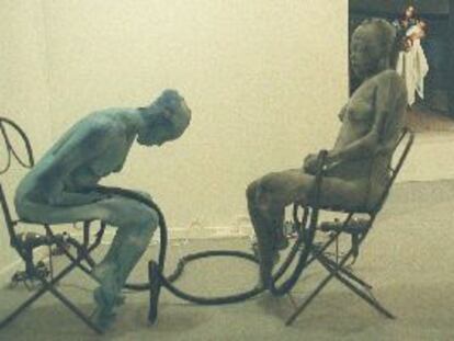 Escultura de César Martínez en la galería italiana Marco Noire Contemporary Art.