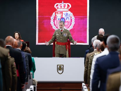 Felipe VI, este martes en la Escuela Superior de las Fuerzas Armadas, en Madrid.