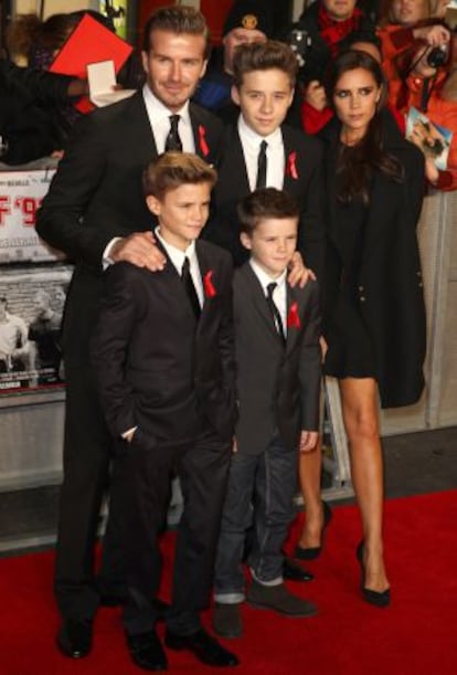 David Beckham al costat de la seva esposa Victoria i els seus fill Brooklyn, Romeo i Cruz, el desembre de 2013.