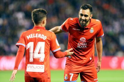 Jugadores del Espanyol celebran un gol este sábado.