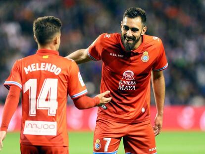 Jugadores del Espanyol celebran un gol este sábado.