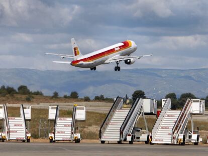 Iberia anunció el jueves la creación de una empresa de vuelos cortos y de medio alcance. Iberia Express es el nombre más probable.