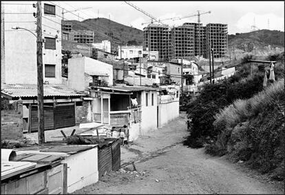 Los primeros bloques de viviendas de Canyelles