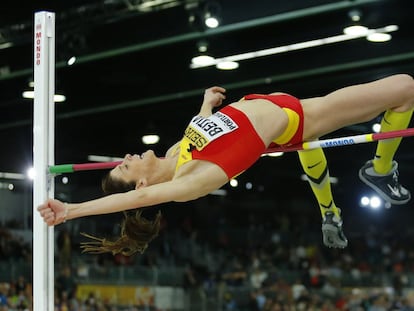 Uno de los saltos de Beitia en el concurso que le dio la plata mundial el domingo.