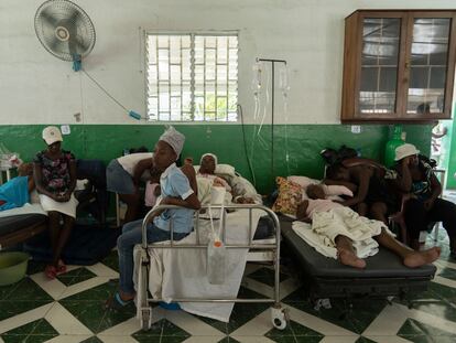 Hospitais saturados após o terremoto.