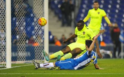 Gerard Moreno logra el gol del Espanyol.