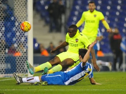 Gerard Moreno logra el gol del Espanyol.