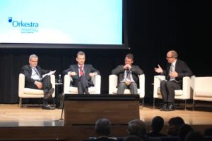 El presidente del Instituto de la Competitividad, TCI, Christian Ketels, a la derecha con tres expertos europeos.