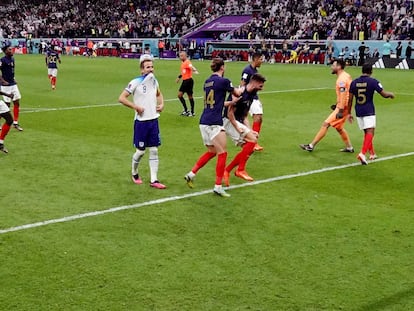 Harry Kane se lamenta tras fallar un penalti contra Francia.