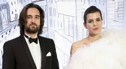 Carlota Casiraghi y su futuro esposo, el productor Dimitri Rassam en el baile de la rosa de Mónaco en 2018.