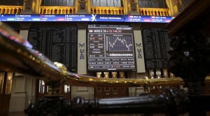 Monitor informativo en la bolsa de Madrid que muestra el principal indicador de la Bolsa espa&ntilde;ola