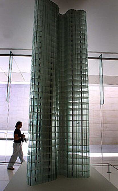 Maqueta de un rascacielos de cristal de 1922, no construido.