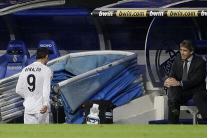 Cristiano Ronaldo abandona el campo tras la expulsión