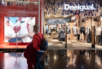 Una tienda Desigual en el aeropuerto de Barcelona.