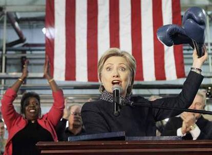 Hillary Clinton se dirige a sus seguidores en un acto electoral celebrado el jueves en el Estado de Ohio.