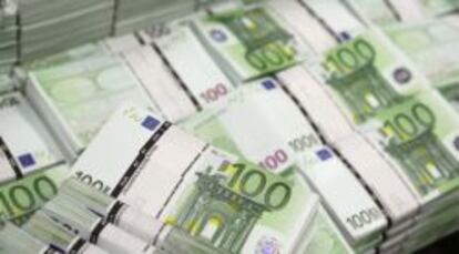 Billetes de 100 euros en un banco