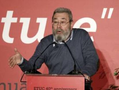 El secretario genereal de UGT, Cándido Méndez, durante su intervención en la cumbre con motivo del 40º aniversario de la Confederación Europea de Sindicatos (CES).