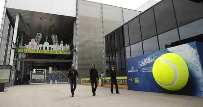 Las instalaciones deportivas de La Caja M&aacute;gica, preparadas para la celebraci&oacute;n del Open de Tenis de Madrid.