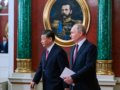 Los presidentes de China y Rusia, Xi Jinping y Vladimir Putin, durante la visita oficial de Xi a Moscú, este martes.