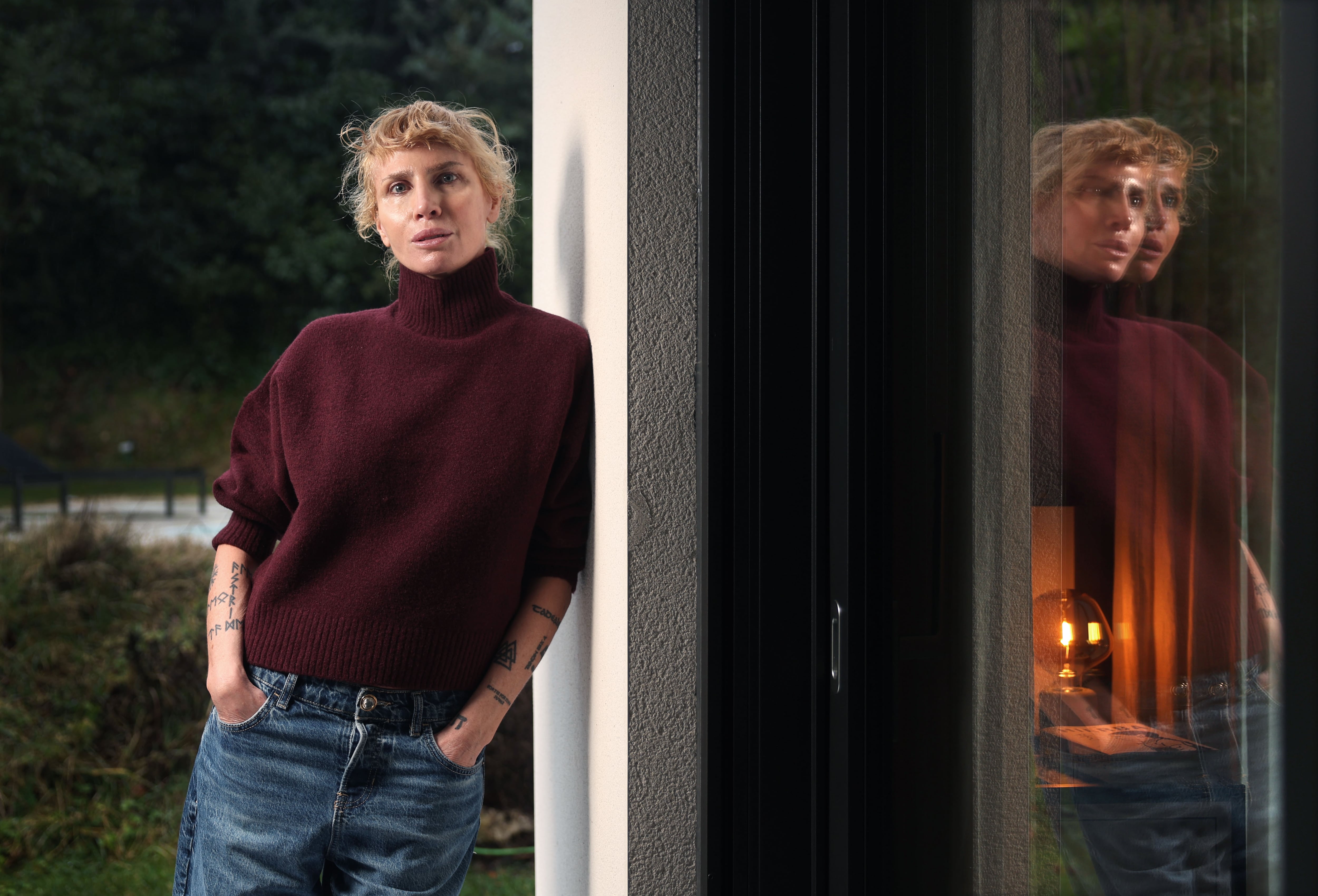 Astrid Gil-Casares, la escritora que desnuda a la clase alta española: “Todos preferirían que me callase” 1 “La gente dice que el dinero no da la felicidad. Yo te puedo decir que el dinero te permite mucho más fácilmente ser feliz”, afirma Gil-Casares.