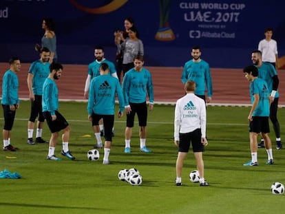 Los jugadores del Real Madrid, en el &uacute;ltimo entrenamiento previo a la final contra el Gremio. 
