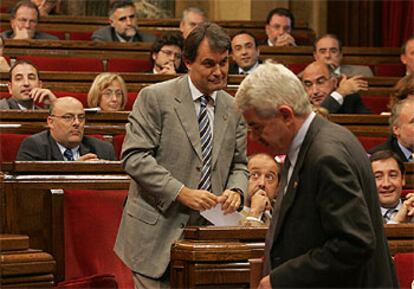 Un momento de la segunda jornada del debate de Política General en el que se cruzan Mas y Maragall.