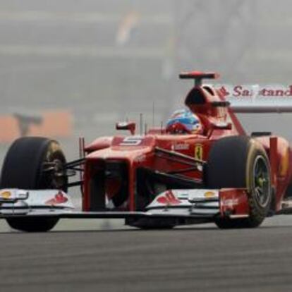 El piloto español Fernando Alonso durante la carrera en el GO de la India