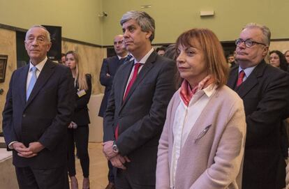 El presidente portugués Marcelo Rebelo de Sousa, el Ministro de Finanzas Mario Centeno, la Ministra de Modernización Administrativa Maria Manuel Leitao Marques y el Ministro de Cultura Luis Filipe Castro Mendes