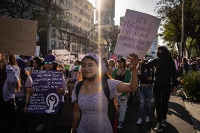 Miles de mujeres salieron a marchar en conmemoración del día internacional de la mujer, este 8 de marzo de 2023, en Ciudad de México. 