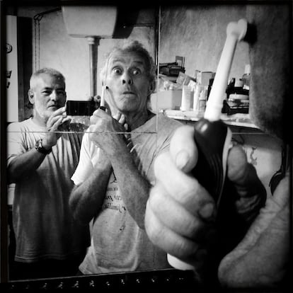 El exbatería del grupo británico Génesis, Chris Stewart (Inglaterra, 1951) en su cortijo de las Alpujarras en Órgiva, Granada, el 11 de agosto de 2015.