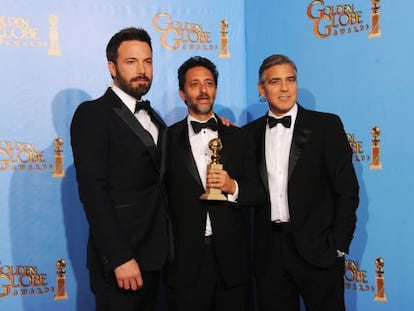 Ben Affleck y los productores de Argo, Grant Heslov y George Clooney.