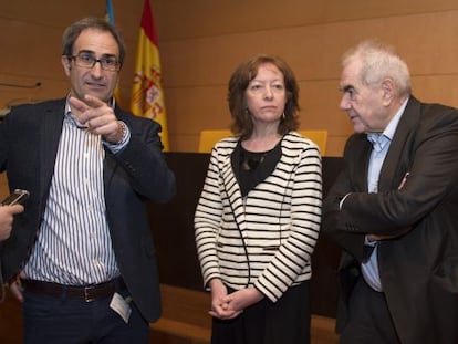 Los eurodiputados Jordi Sebasti&agrave;, Jill Evans y Ernest Maragall, ayer en las Cortes Valencianas.