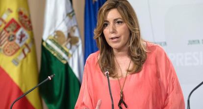 La presidenta de la Junta, Susana Díaz, en una rueda de prensa este lunes.