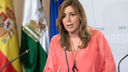 La presidenta de la Junta, Susana Díaz, en una rueda de prensa este lunes.