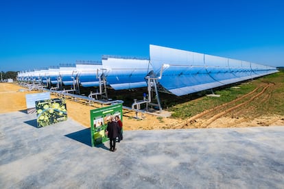 Vista de alguno de los paneles de la planta termosolar de uso industrial más grande de Europa, este martes. 