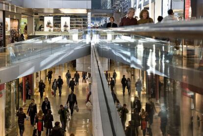 Aspecto del centro comercial L&#39;Illa Diagonal en el que se ha implantado el sistema Domus de ambientación sonora.