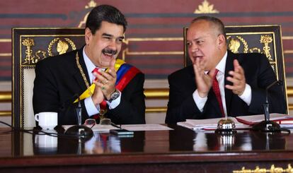 Nicolás Maduro junto a Diosdado Cabello, presidente de la Asamblea Constituyente. 