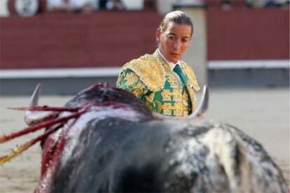 Mari Paz Vega, durante la faena de su confirmación en Las Ventas.