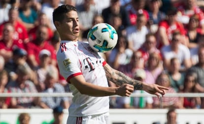 James durante un partido de la Bundesliga. 