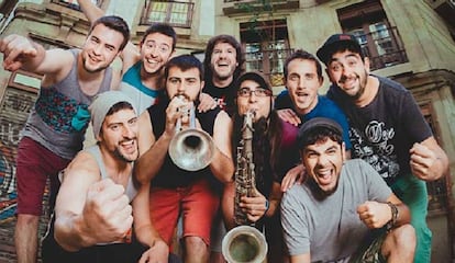 El grupo Txarango actuará en el festival Petits Camaleons.