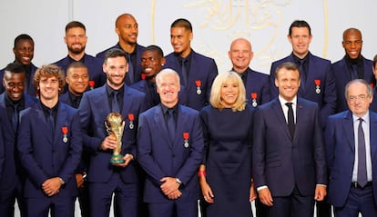 Emmanuel Macron durante un homenaje a los campeones del mundo en Rusia.