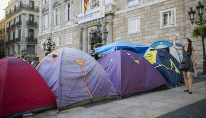 Acampada independentista a la plaça Sant Jaume.