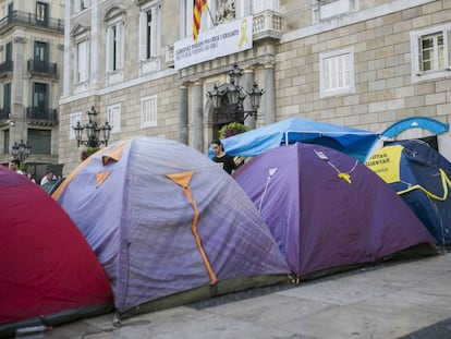 Acampada independentista en la Plaza Sant Jaume. 