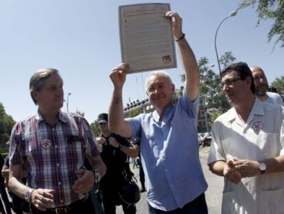 Cayo Lara levanta el llamamiento a la rebelión junto a líderes de IU.