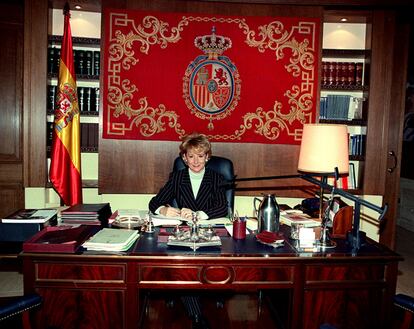 Esperanza Aguirre, primera mujer presidenta del Senado