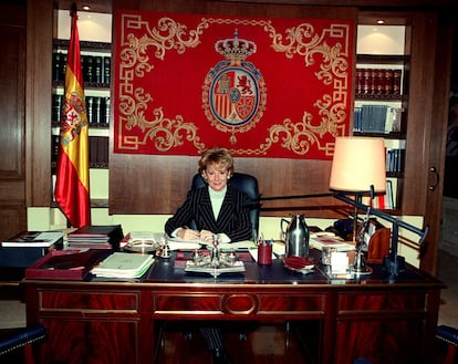 Esperanza Aguirre, primera mujer presidenta del Senado