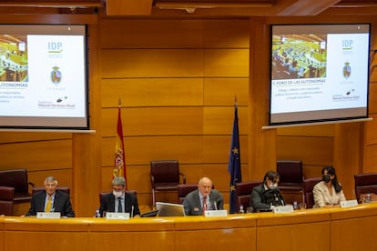 Una de las ponencias del X Foro de las Autonomías, en el Senado.