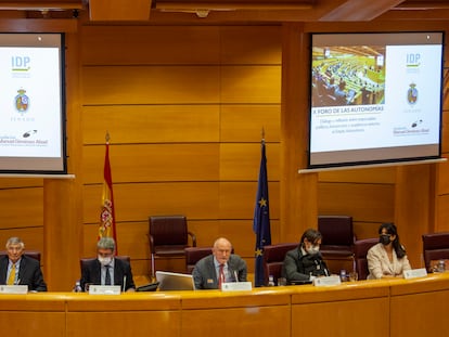 Una de las ponencias del X Foro de las Autonomías, en el Senado.