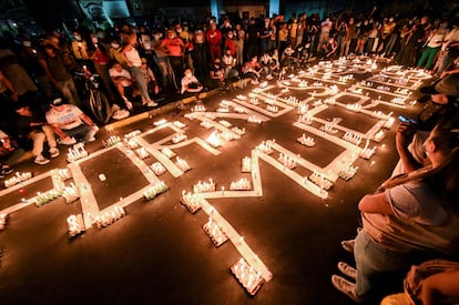 vigilia en Cali en honor a los manifestantes que murieron durante las protestas contra el gobierno de Iván Duque